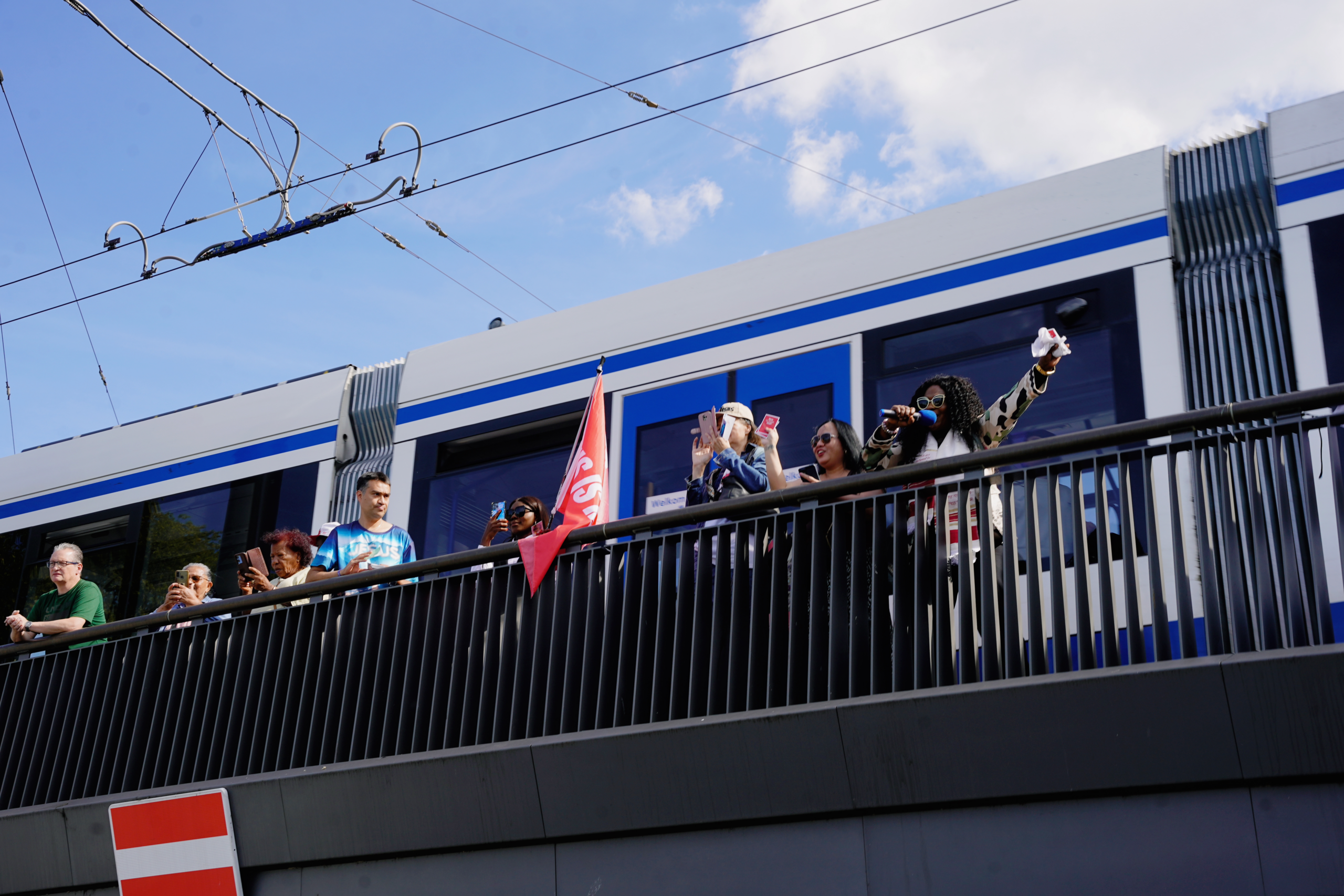 8D26F9C9-3130-47C9-ABA2-FB25632333E5